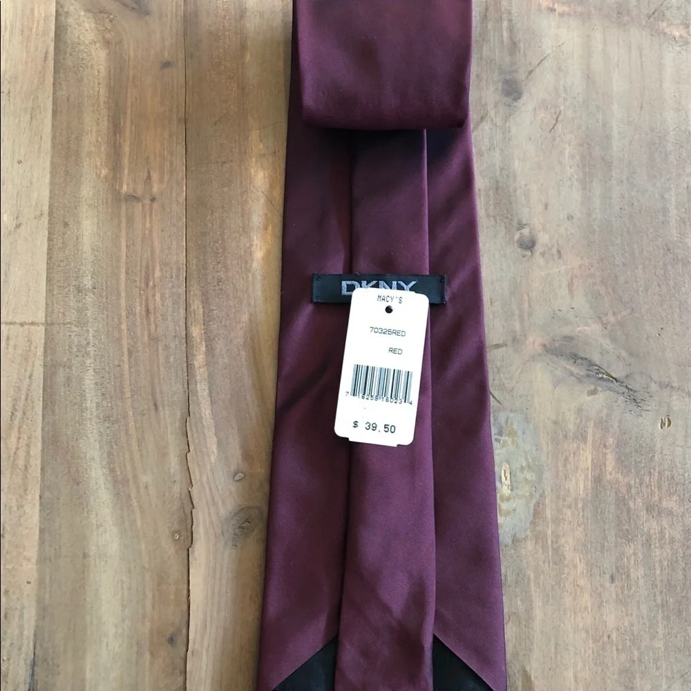 🔥MEN’S DKNY BURGUNDY TIE